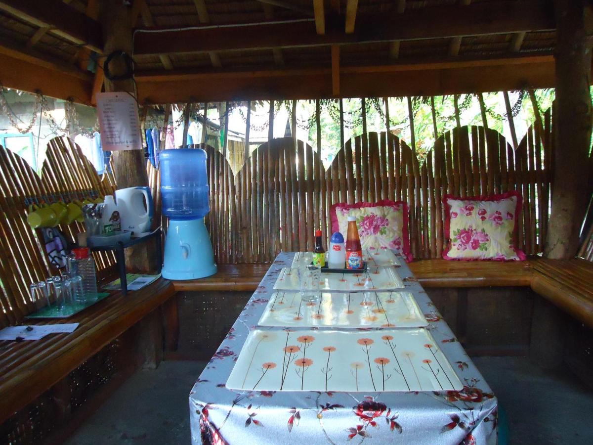 Lhoyjean Garden Hostel Batuan Bagian luar foto