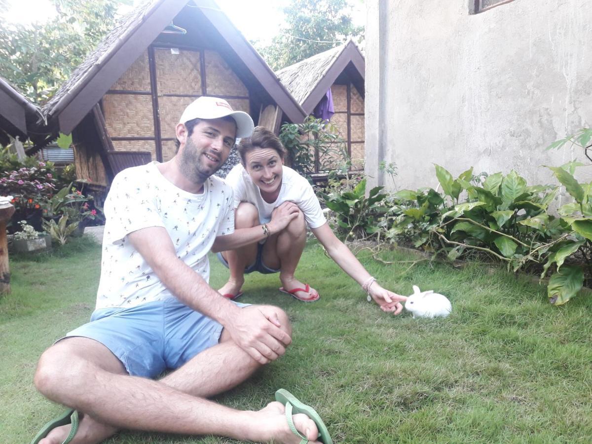 Lhoyjean Garden Hostel Batuan Bagian luar foto
