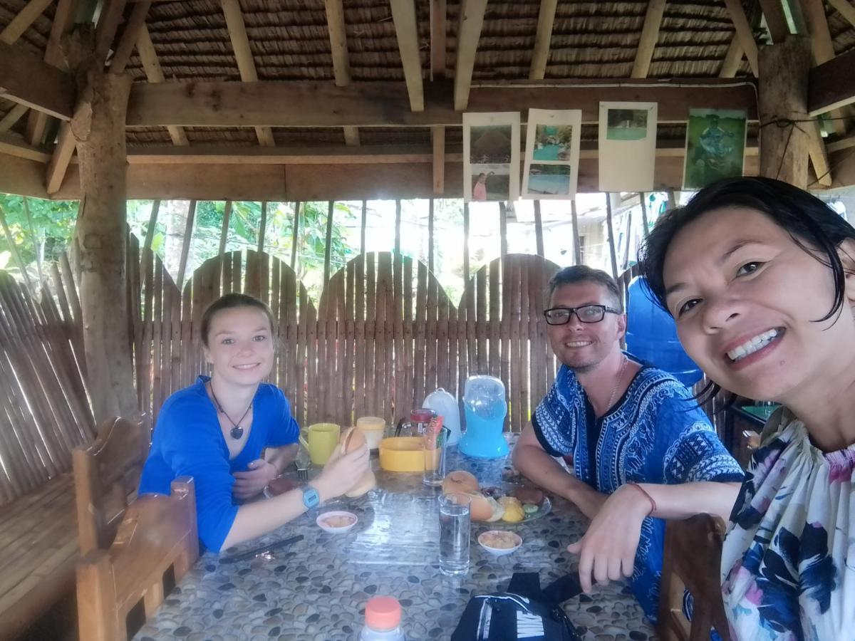 Lhoyjean Garden Hostel Batuan Bagian luar foto