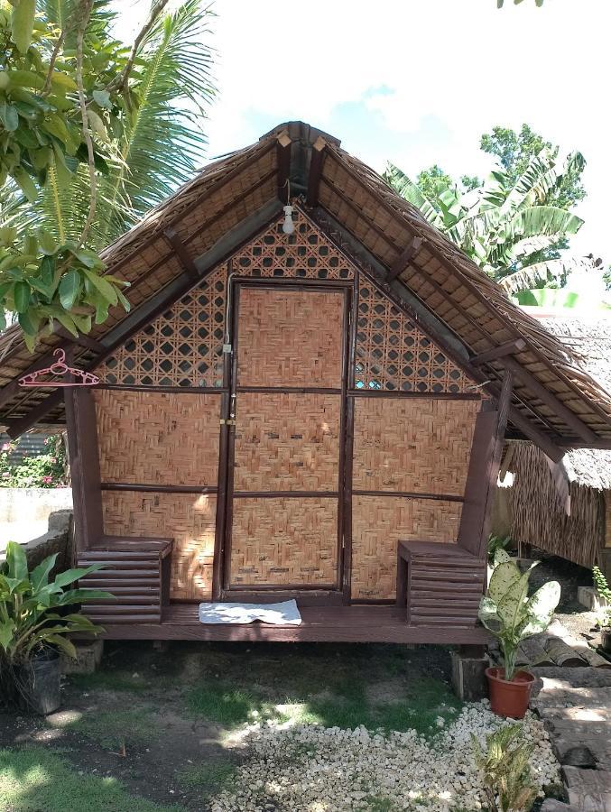 Lhoyjean Garden Hostel Batuan Bagian luar foto