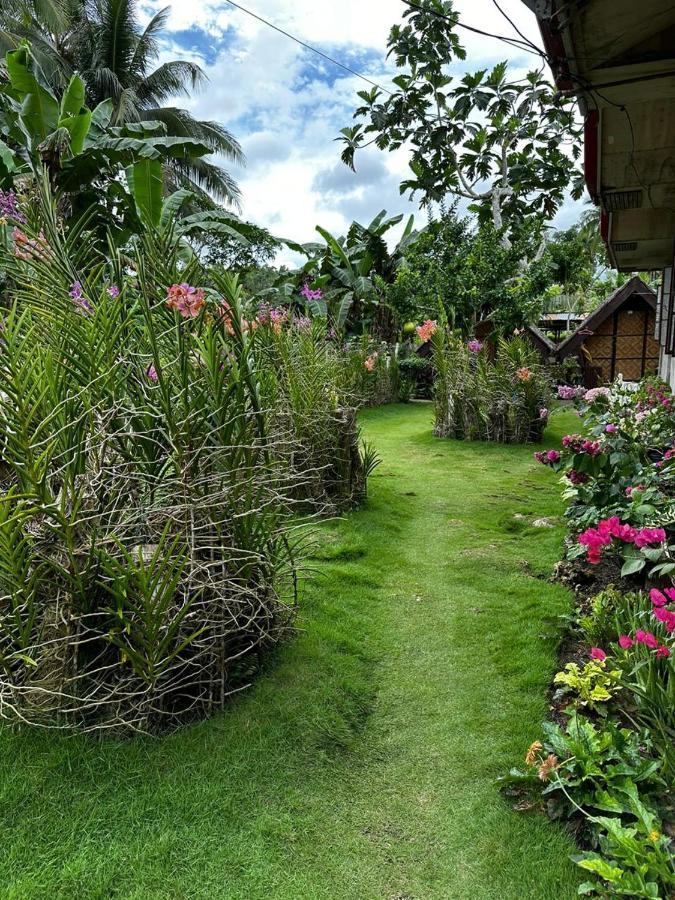 Lhoyjean Garden Hostel Batuan Bagian luar foto