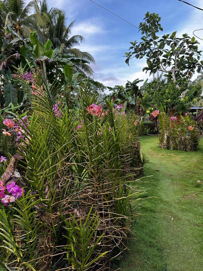 Lhoyjean Garden Hostel Batuan Bagian luar foto