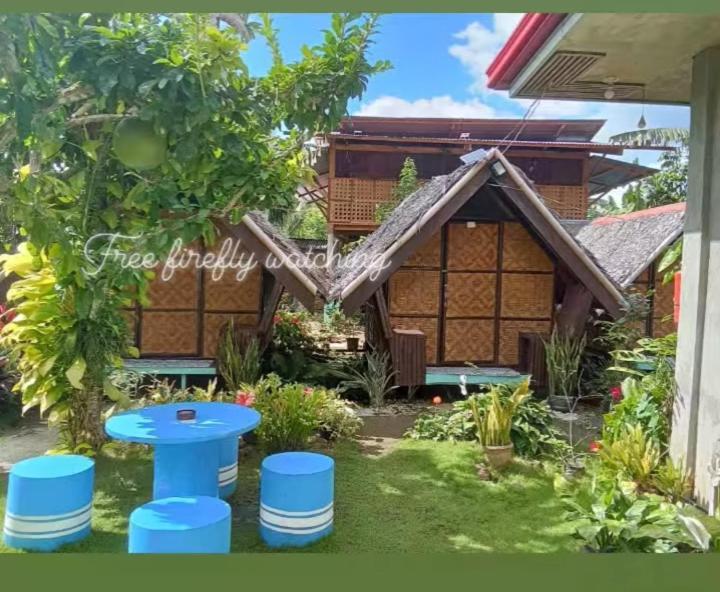 Lhoyjean Garden Hostel Batuan Bagian luar foto