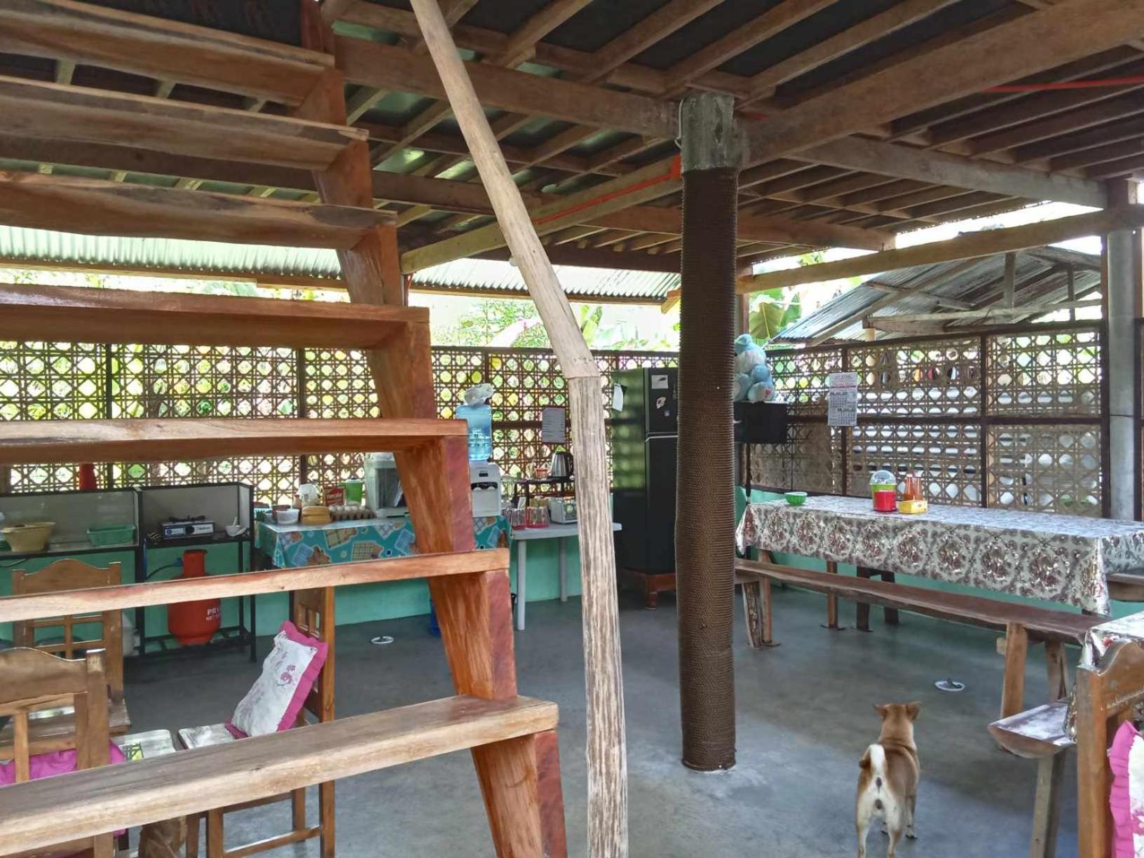 Lhoyjean Garden Hostel Batuan Bagian luar foto
