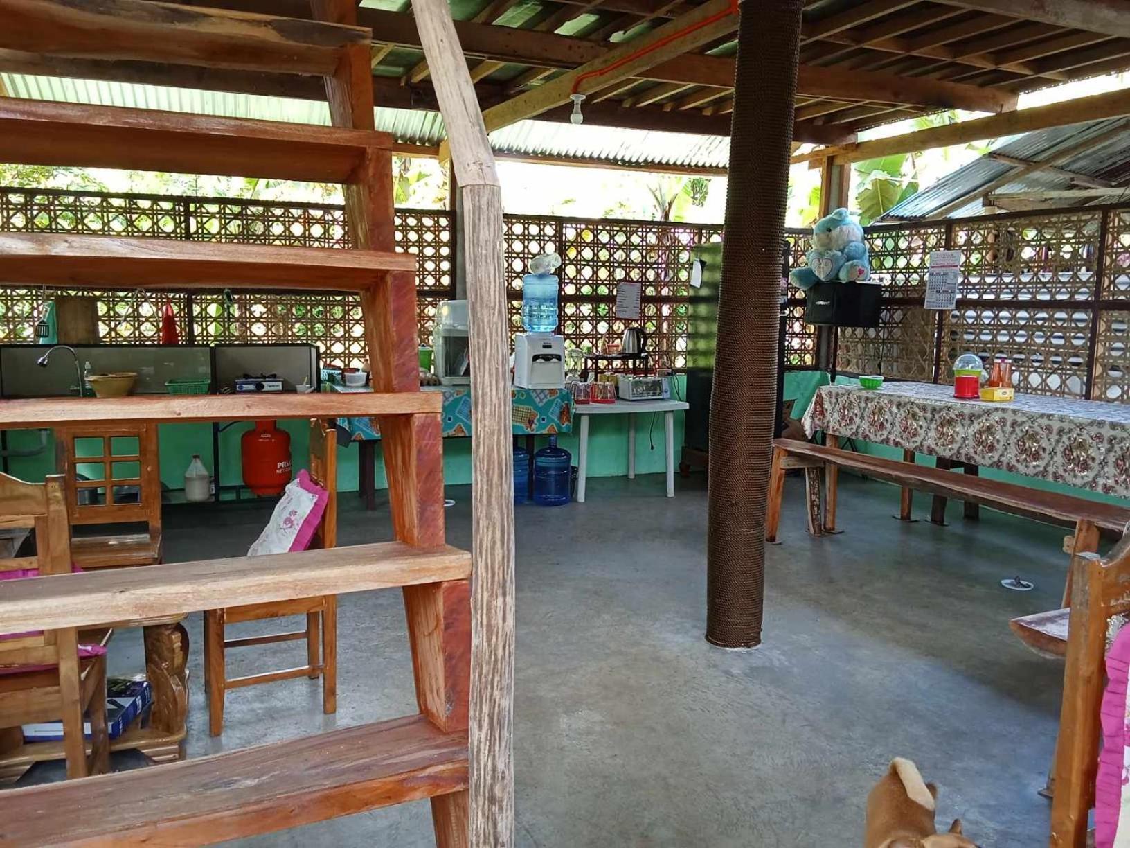 Lhoyjean Garden Hostel Batuan Bagian luar foto