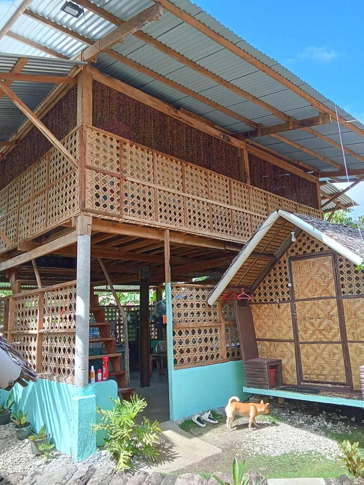 Lhoyjean Garden Hostel Batuan Bagian luar foto