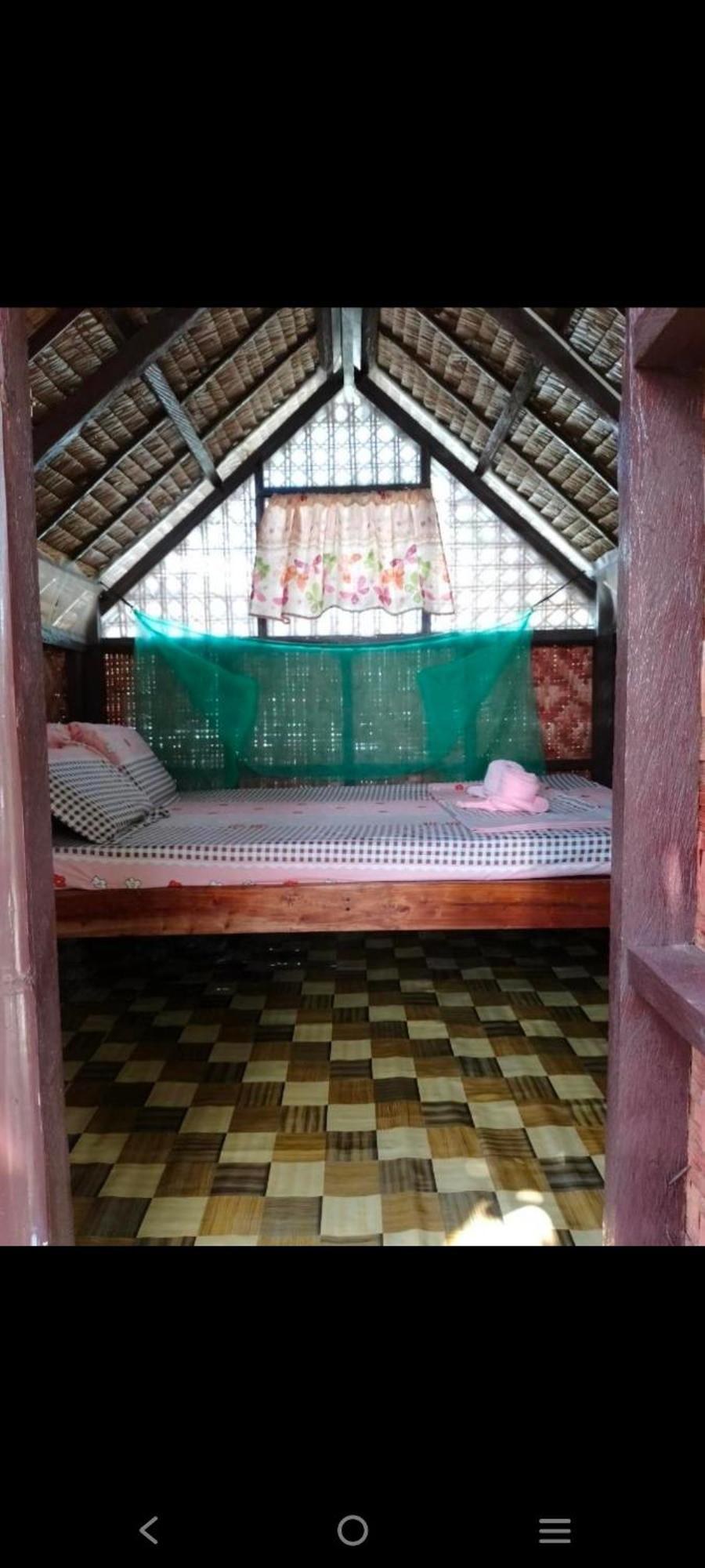 Lhoyjean Garden Hostel Batuan Bagian luar foto